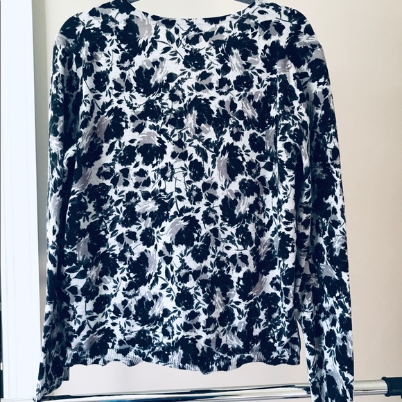 CROFT & BARROW | Black and Gray Cardigan - Picture 5 of 5